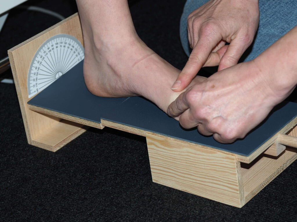 Undersøgelse og måling af fodens stilling